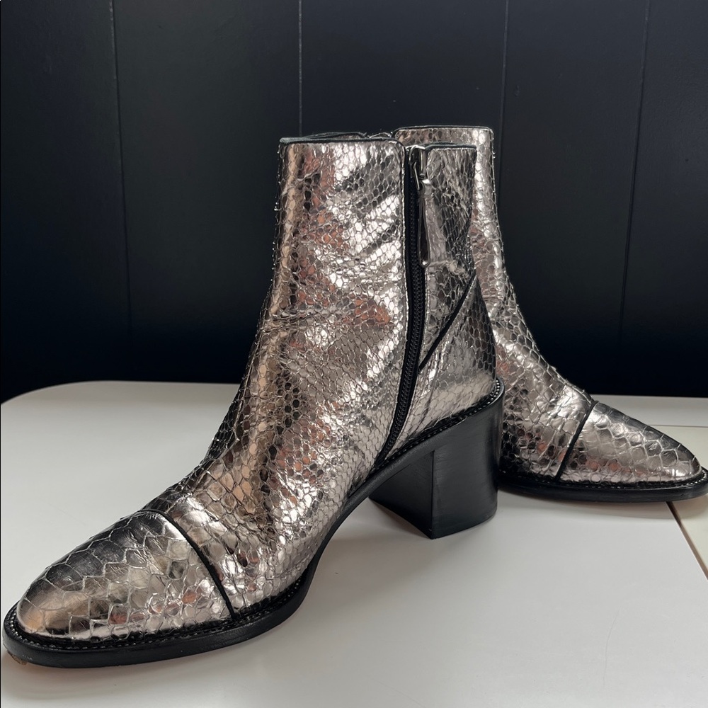 ALEXANDRE BIRMAN SIZE 38 Silver Snakeskin Ankle Boots